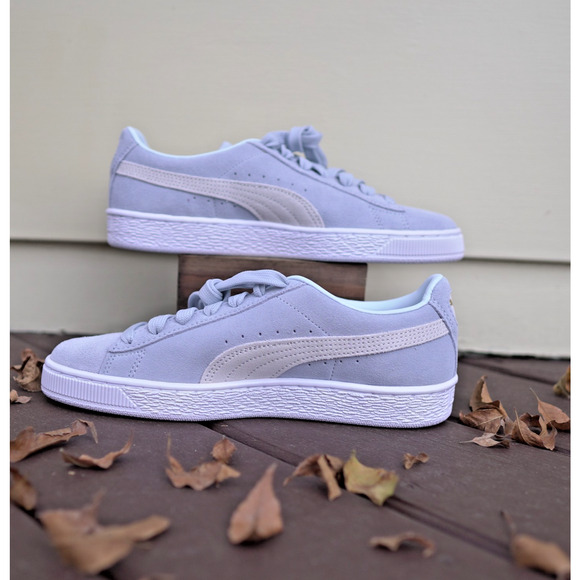 Puma Suede Classic Sneakers Powder Blue and White Women’s US 7 New w/ Box No Tag - Picture 2 of 15